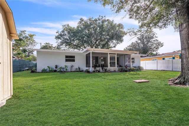1384 S Hillcrest Ave, Clearwater, FL 33756 - back of property featuring a sunroom and stucco siding