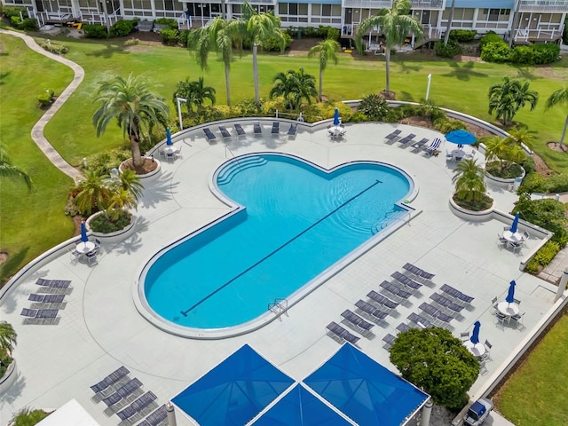 5153 Isla Key Blvd S Unit 415, Saint Petersburg, FL 33715 - view of pool with a lawn