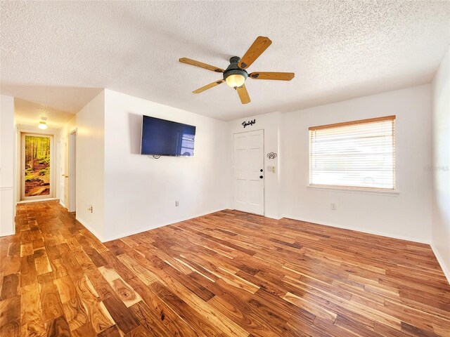3304 Alamar St, Lutz, FL 33558 - photo 9