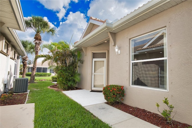 8354 Palmetto Ct, Englewood, FL 34224 - view of green lawn