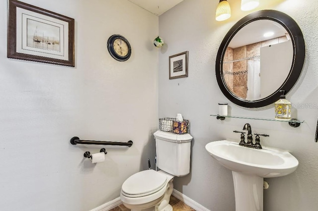12413 Dawn Vista Dr, Riverview, FL 33578 - full bathroom with toilet and a shower with shower curtain