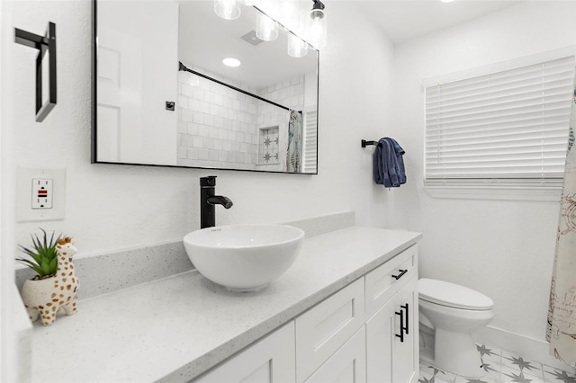1275 Palm St, Clearwater, FL 33755 - full bath with vanity and a shower with shower curtain