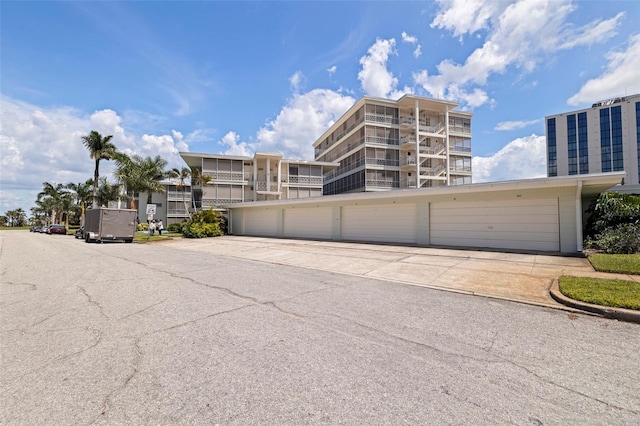 1060 N Shore Dr NE Unit 6, Saint Petersburg, FL 33701 - view of property with community garages
