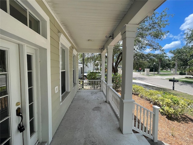 405 Islebay Dr, Apollo Beach, FL 33572 - view of porch