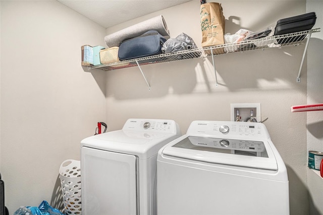 10211 Cakebread Ln, Riverview, FL 33578 - laundry area featuring independent washer and dryer
