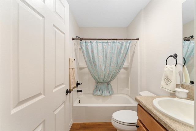 1032 Kelsea Cir, The Villages, FL 32159 - full bath featuring shower / bath combo with shower curtain, vanity, and wood finished floors