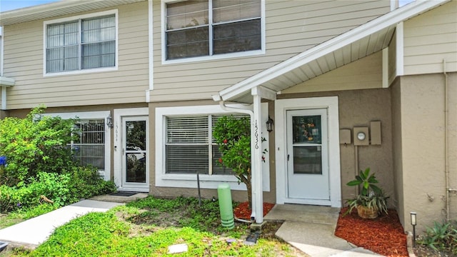 15636 Morning Dr, Lutz, FL 33559 - entrance to property with stucco siding