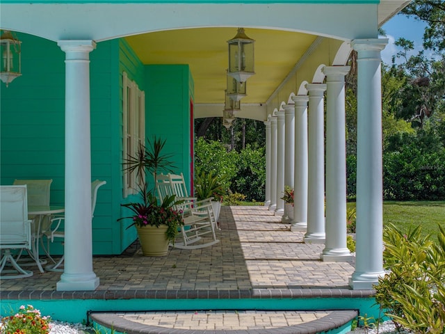 7427 20th St, Zephyrhills, FL 33540 - view of porch