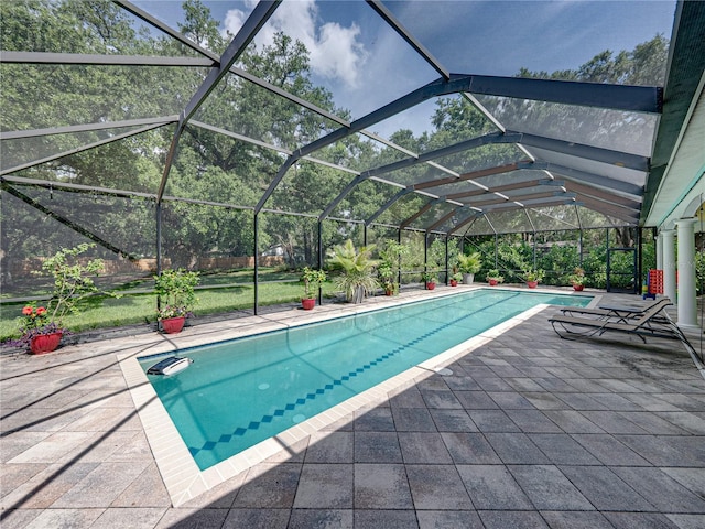 7427 20th St, Zephyrhills, FL 33540 - swimming pool featuring a patio