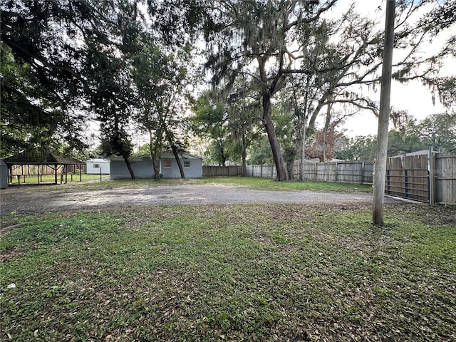 12009 Washington St, Seffner, FL 33584 - view of yard