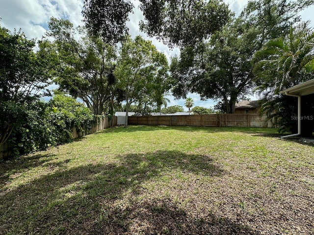 1548 Foxboro Dr, Palm Harbor, FL 34683 - view of fenced backyard