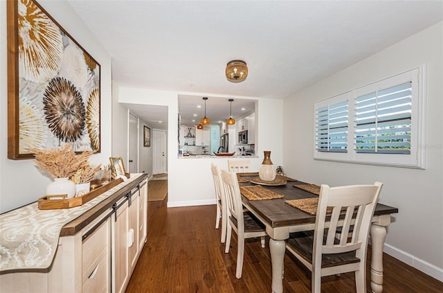 1324 Pasadena Ave S Unit 501, South Pasadena, FL 33707 - dining room with dark wood-style floors and recessed lighting