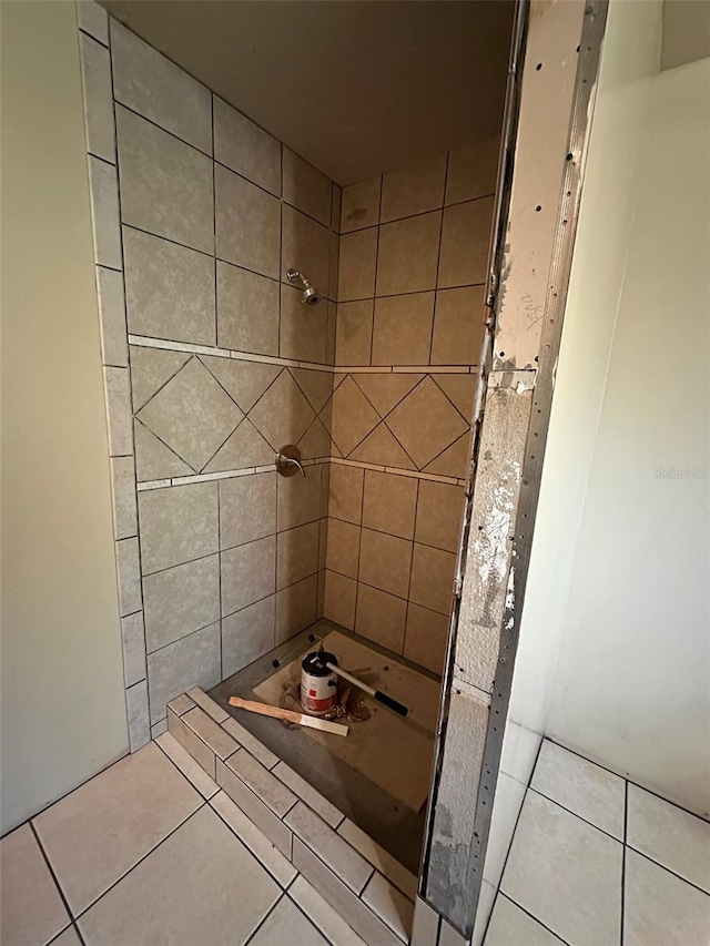 120 Henry St, Interlachen, FL 32148 - full bath featuring tile patterned floors and a tile shower