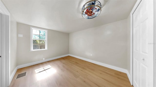 1005 45th St W, Bradenton, FL 34209 - bonus room with light wood-style flooring and baseboards