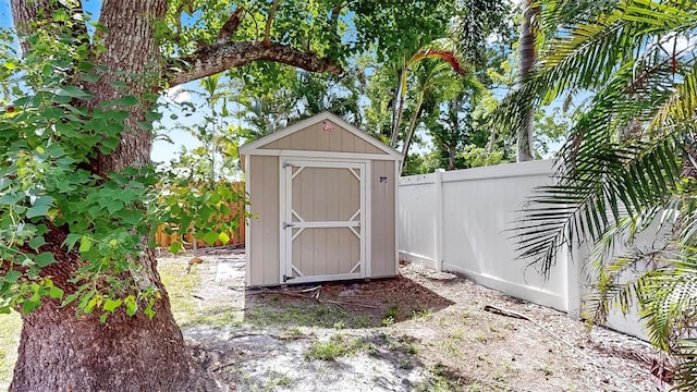 1005 45th St W, Bradenton, FL 34209 - view of shed with a fenced backyard