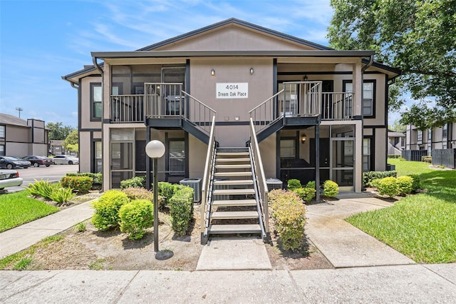 4014 Dream Oak Pl Unit 202, Tampa, FL 33613 - view of property featuring stairway