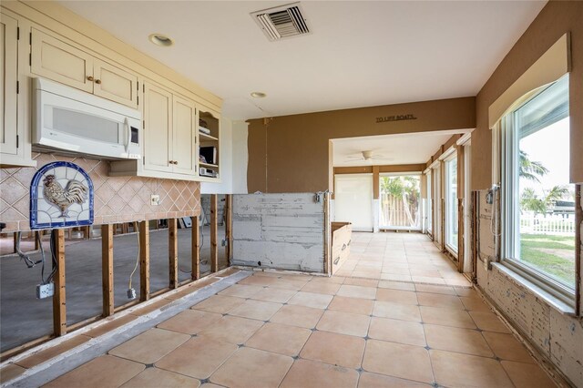 3290 Sunset Dr N, Saint Petersburg, FL 33710 - photo 14