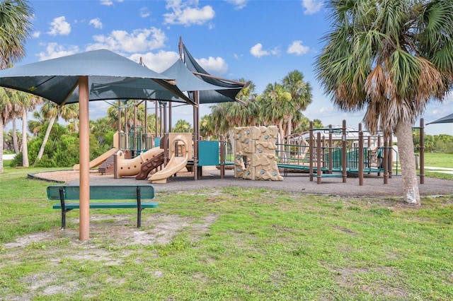 2452 Bayshore Blvd, Dunedin, FL 34698 - community play area with a yard