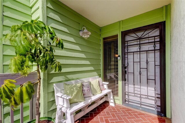318 Windrush Blvd Unit 10, Indian Rocks Beach, FL 33785 - photo 2