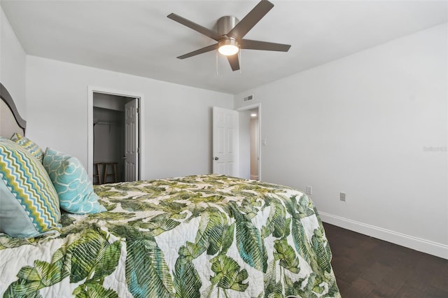 345 S Mcmullen Booth Rd Unit 142, Clearwater, FL 33759 - bedroom featuring dark wood-style flooring, a ceiling fan, and a closet