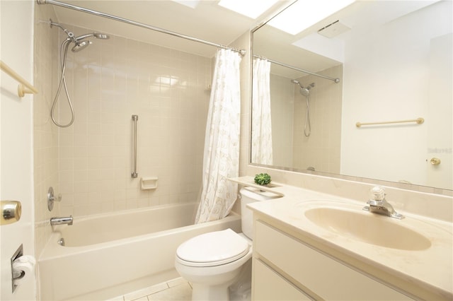 2400 Winding Creek Blvd Unit Bldg18A # 210, Clearwater, FL 33761 - full bath featuring shower / bath combo with shower curtain, vanity, and tile patterned floors
