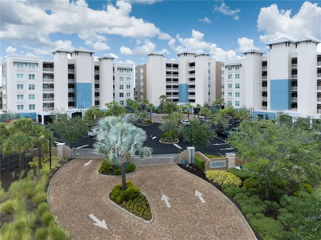 10520 Boardwalk Loop Unit 202, Bradenton, FL 34202 - surrounding community featuring curved driveway