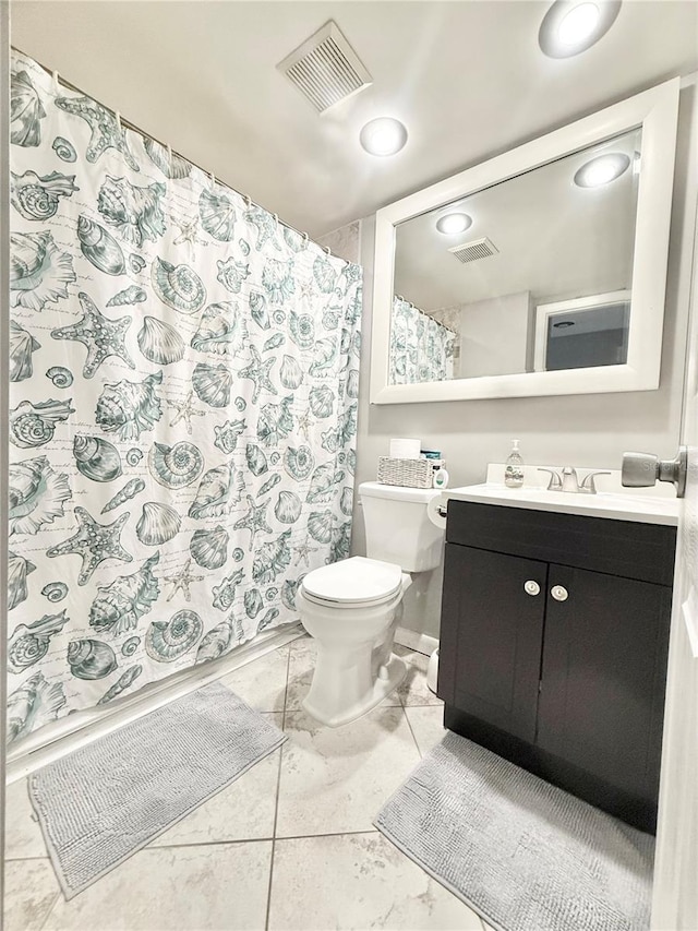 630 Timber Bay Cir W, Oldsmar, FL 34677 - full bath featuring vanity, recessed lighting, and curtained shower
