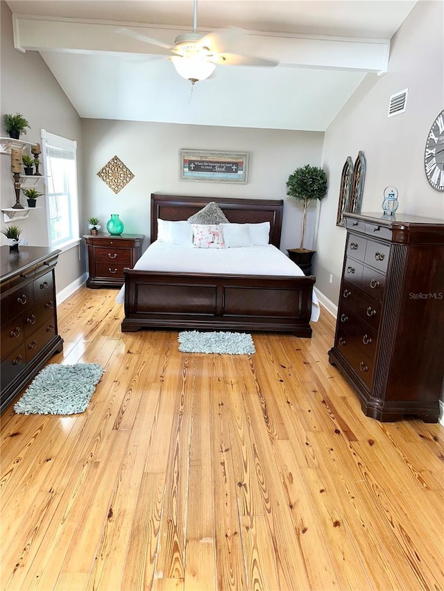 20111 County Line Rd, Lutz, FL 33558 - bedroom with light wood finished floors and a ceiling fan