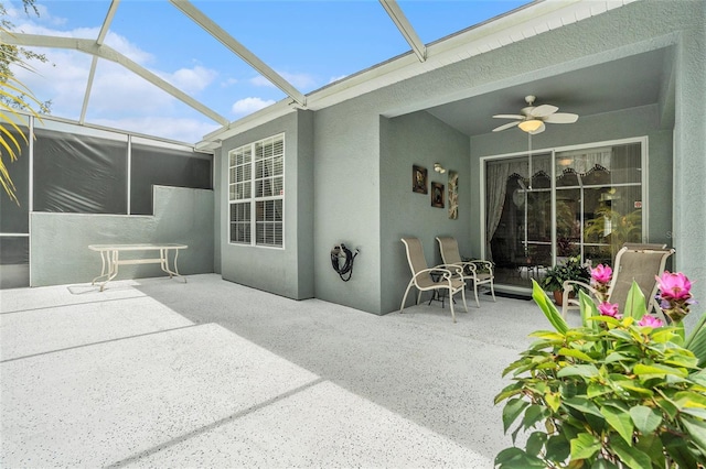 6041 Sandhill Ridge Dr, Lithia, FL 33547 - sunroom with ceiling fan