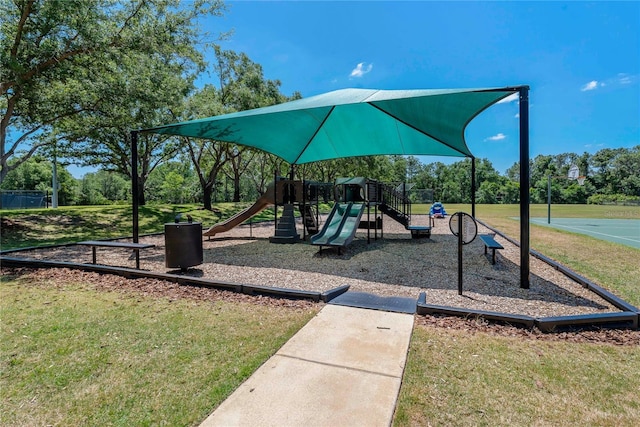 19206 Ivy Oak Way, Tampa, FL 33647 - community play area with a lawn