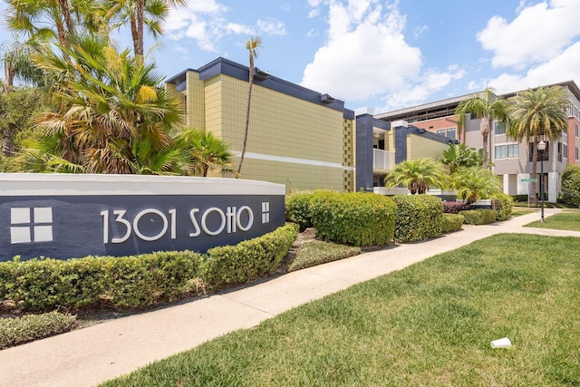 1301 S Howard Ave Unit A9, Tampa, FL 33606 - community / neighborhood sign with a lawn