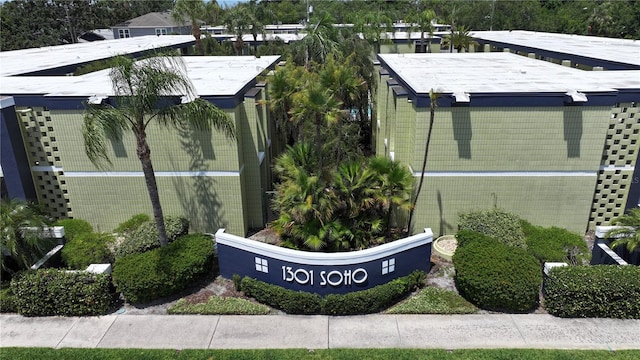 1301 S Howard Ave Unit A9, Tampa, FL 33606 - view of community / neighborhood sign