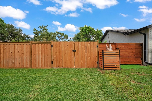 1707 Solon Ave, Dunedin, FL 34698 - view of yard featuring a gate