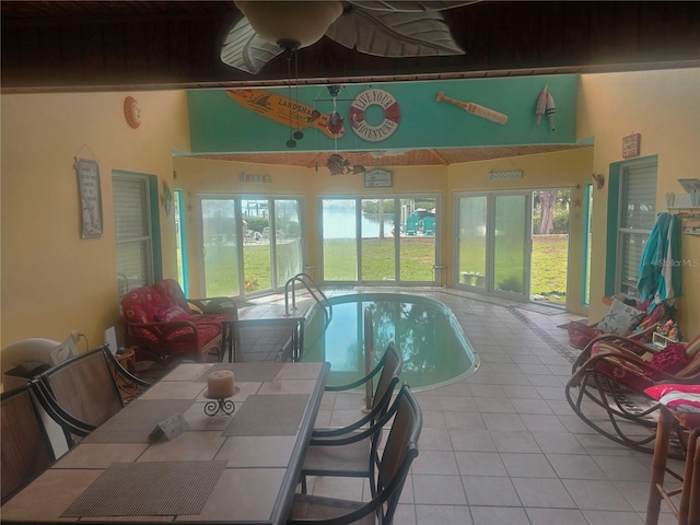1626 Sea Breeze Dr, Tarpon Springs, FL 34689 - view of sunroom