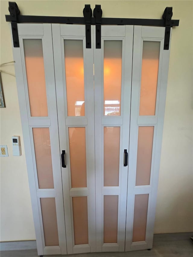 1626 Sea Breeze Dr, Tarpon Springs, FL 34689 - view of closet