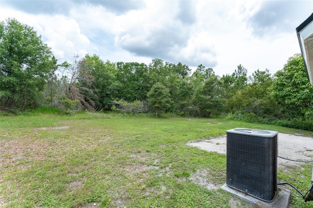 8050 Diablo Ct, Trinity, FL 34655 - view of grassy yard