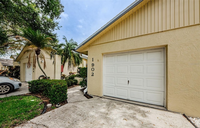 1902 Elaine Dr, Clearwater, FL 33760 - garage with driveway