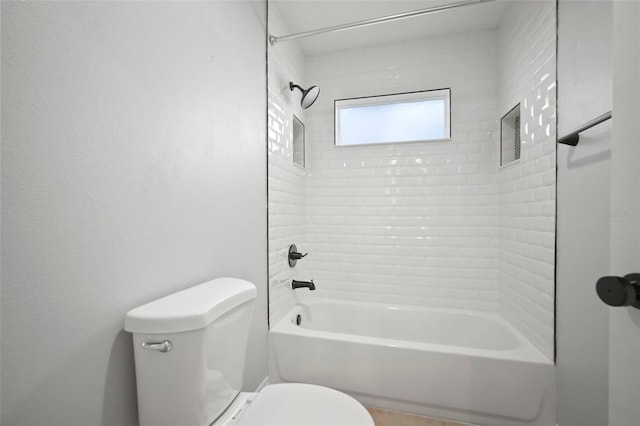 10101 Paddock Oaks Dr, Riverview, FL 33569 - full bath with toilet and washtub / shower combination