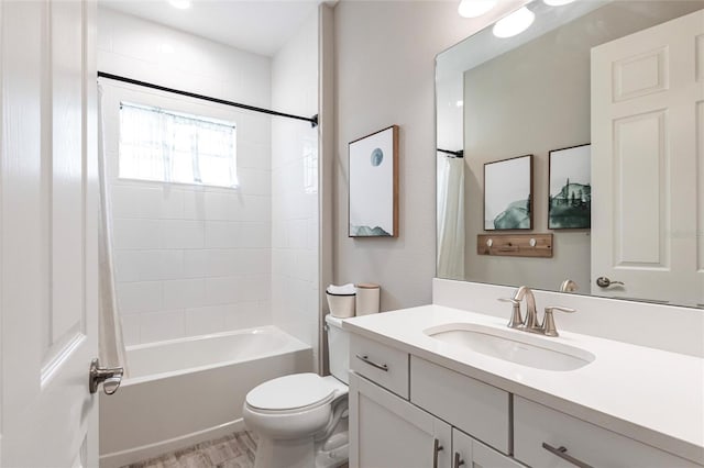 12646 Oak Hill Way, Parrish, FL 34219 - full bath with vanity, shower / bath combo with shower curtain, and wood finished floors