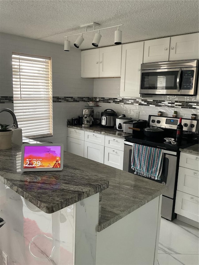 7022 Hubert, Tampa, FL 33614 - photo 8