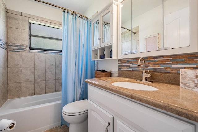 37147 Foxrun Pl, Zephyrhills, FL 33542 - bathroom featuring vanity, shower / tub combo with curtain, and backsplash