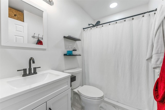2809 W Platt St Unit 6, Tampa, FL 33609 - full bath with vanity, a shower with shower curtain, and recessed lighting