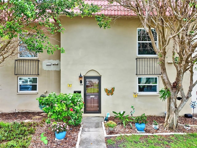 2700 Bayshore Blvd Unit 544, Dunedin, FL 34698 - entrance to property with stucco siding