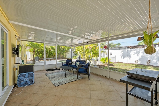 4521 S Cooper Pl, Tampa, FL 33611 - sunroom featuring healthy amount of natural light and an outdoor hangout area