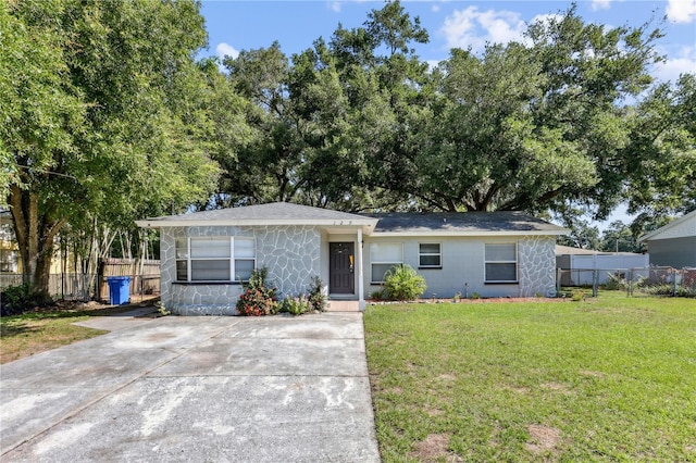 129 Magnolia Ave, Seffner, FL 33584 - view of front of property with stone siding