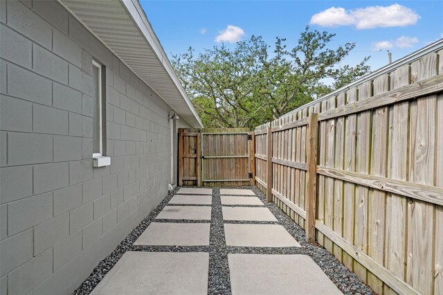 3135 W Varn Ave, Tampa, FL 33611 - view of patio featuring a gate