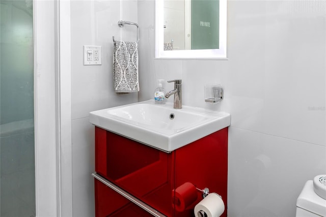 4050 4th St N Unit 116, Saint Petersburg, FL 33703 - bathroom with vanity and toilet
