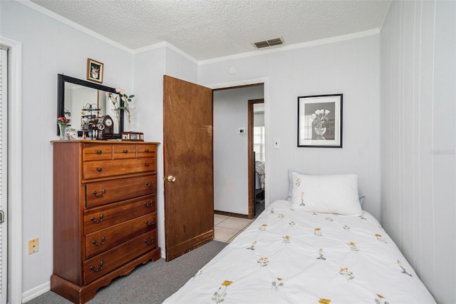 235 Old Welcome Rd, Lithia, FL 33547 - bedroom featuring crown molding and a textured ceiling