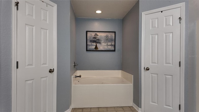 270 Planter Rd, Spring Hill, FL 34606 - full bath featuring a bath and recessed lighting