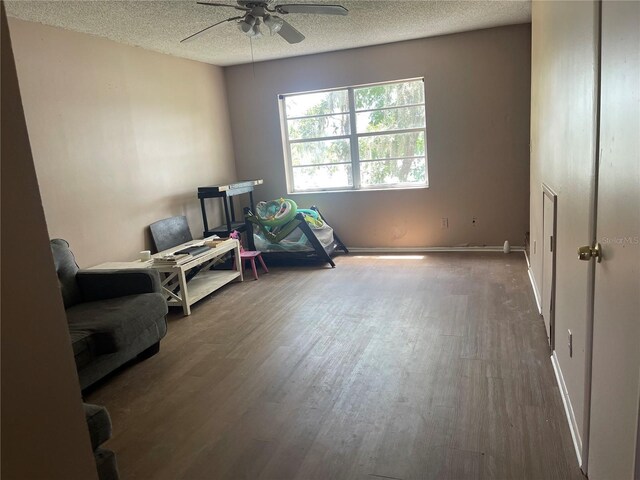 7192 E Bank Dr, Tampa, FL 33617 - photo 9